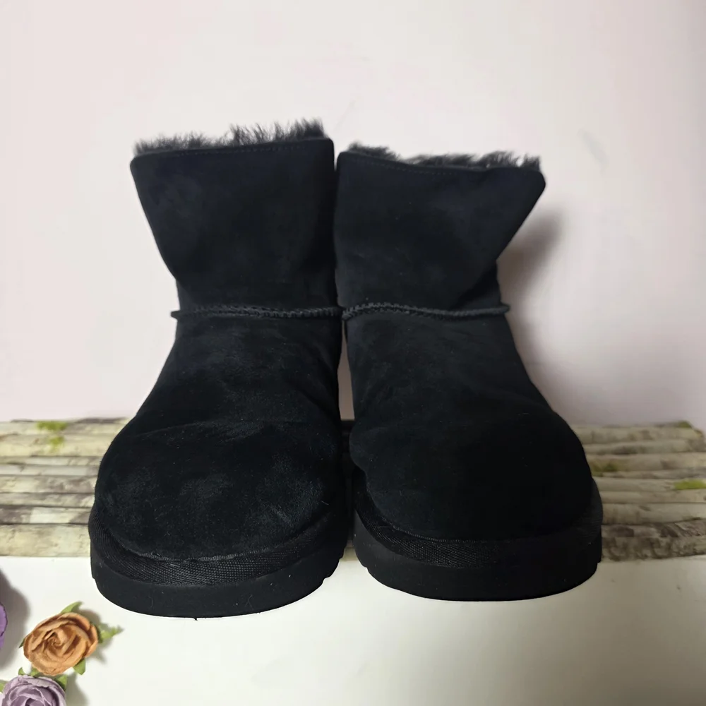 UGG Analia Black Suede Sheepskin Ankle Boots Women’s Size 7 Cozy Fur Lined